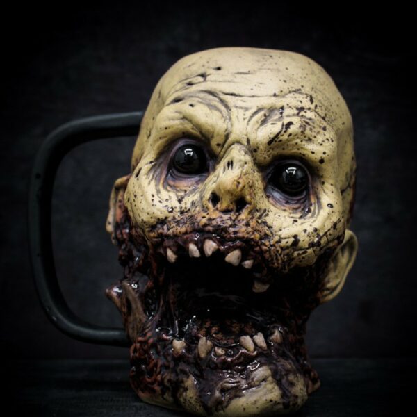 Mug tête de mort en métal - Image 3