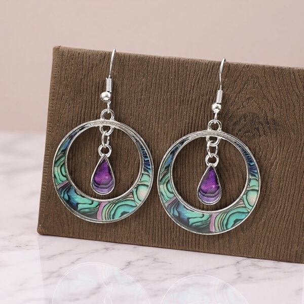 Boucles d’oreilles bohèmes à motif cercle ajouré et goutte d’eau – Style rétro