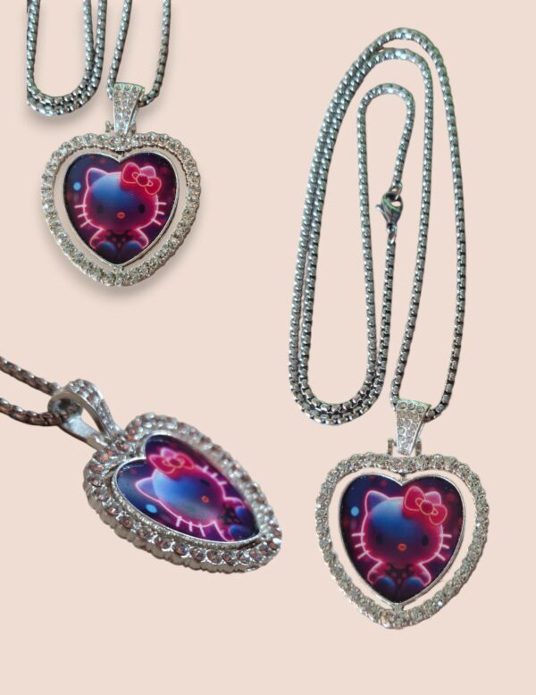 Collier pendentif Hello Kitty Strass
